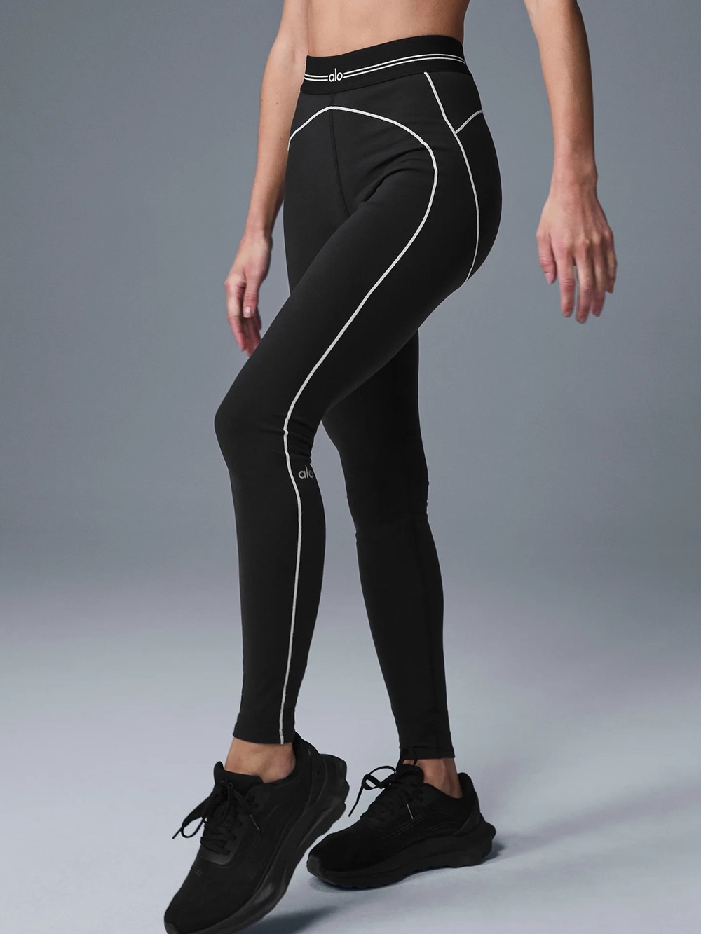 ALO Yoga Airbrush High Waist Heart Throb Legging in Black / White - S